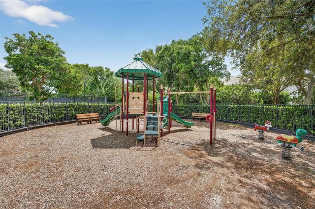 3792 Churchill Downs Dr, Davie, FL 33328