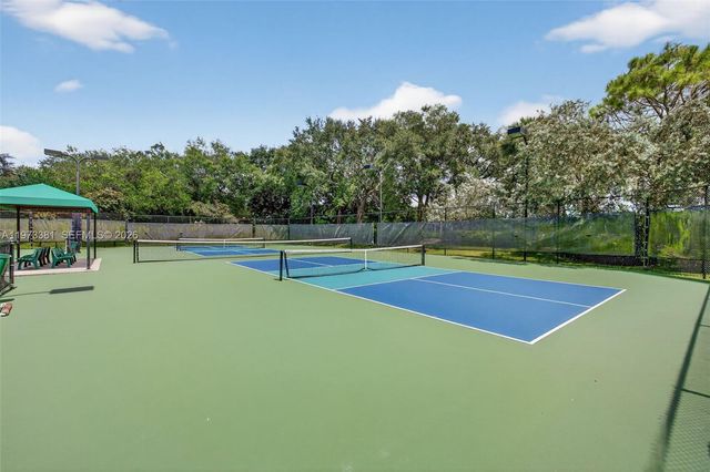 3792 Churchill Downs Dr, Davie, FL 33328