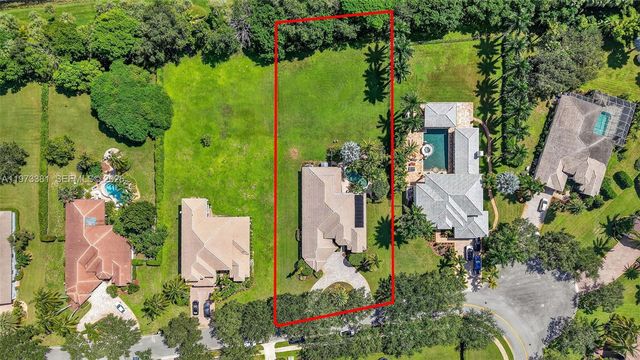 3792 Churchill Downs Dr, Davie, FL 33328