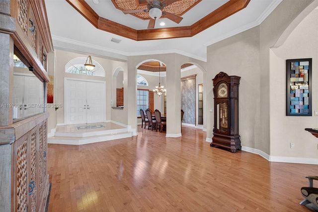 3792 Churchill Downs Dr, Davie, FL 33328