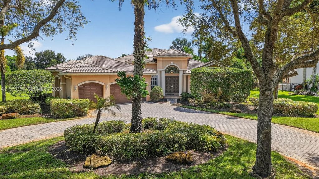 3792 Churchill Downs Dr, Davie, FL 33328