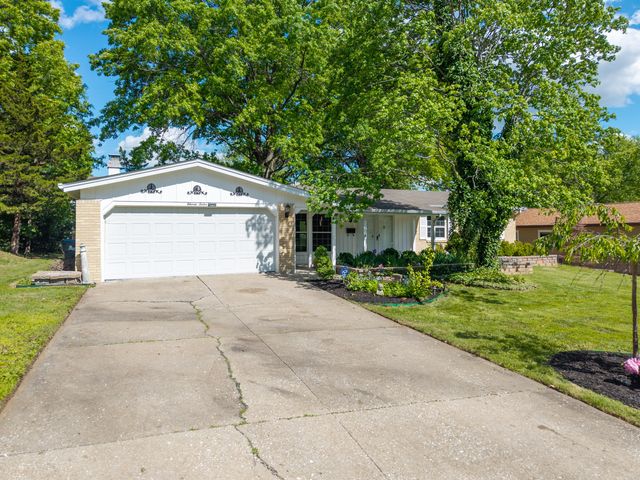 1112 FALCON DR, Columbia, MO 65201