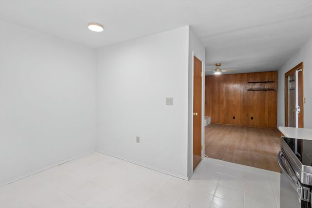 1112 FALCON DR, Columbia, MO 65201