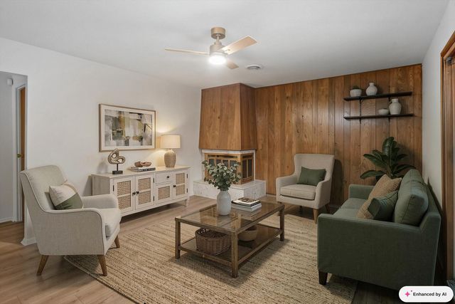 1112 FALCON DR, Columbia, MO 65201