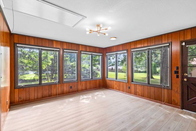 1112 FALCON DR, Columbia, MO 65201