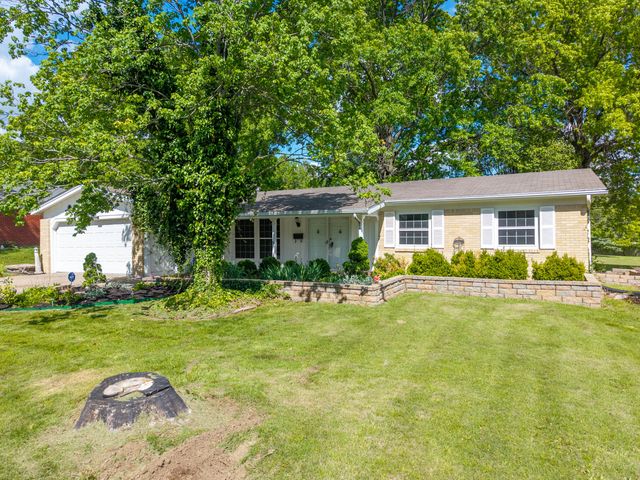 1112 FALCON DR, Columbia, MO 65201