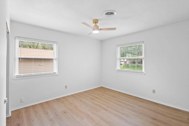 1112 FALCON DR, Columbia, MO 65201