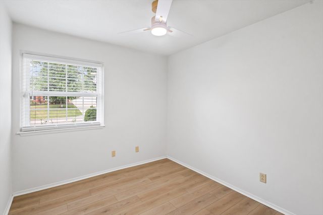 1112 FALCON DR, Columbia, MO 65201