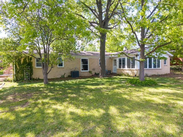 1112 FALCON DR, Columbia, MO 65201
