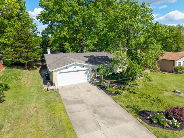 1112 FALCON DR, Columbia, MO 65201