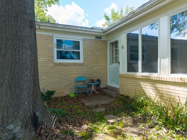 1112 FALCON DR, Columbia, MO 65201
