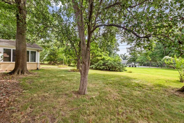 1112 FALCON DR, Columbia, MO 65201