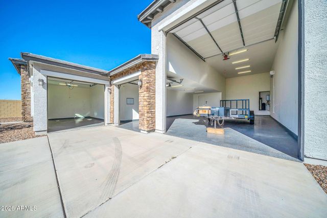 14384 W HEARN Road, Surprise, AZ 85379