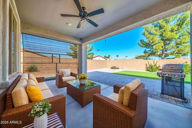 14384 W HEARN Road, Surprise, AZ 85379