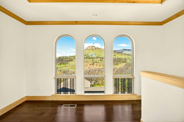 988 Dead Indian Memorial Road, Ashland, OR 97520