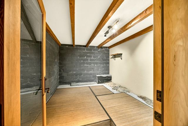 988 Dead Indian Memorial Road, Ashland, OR 97520