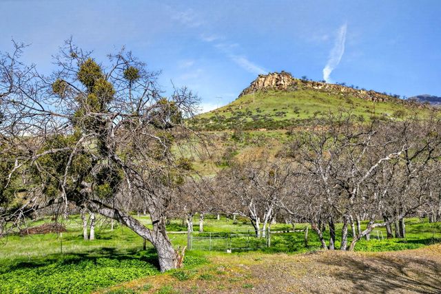 988 Dead Indian Memorial Road, Ashland, OR 97520