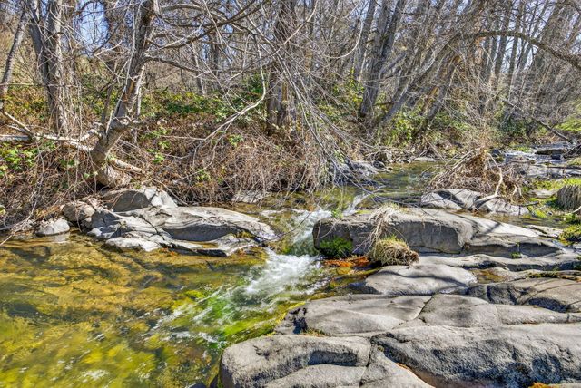 988 Dead Indian Memorial Road, Ashland, OR 97520