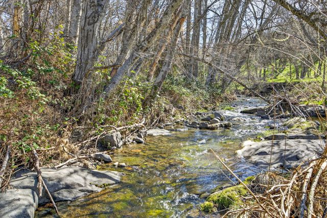 988 Dead Indian Memorial Road, Ashland, OR 97520