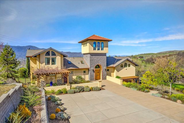 988 Dead Indian Memorial Road, Ashland, OR 97520