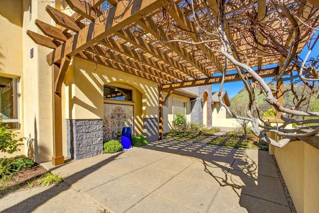 988 Dead Indian Memorial Road, Ashland, OR 97520