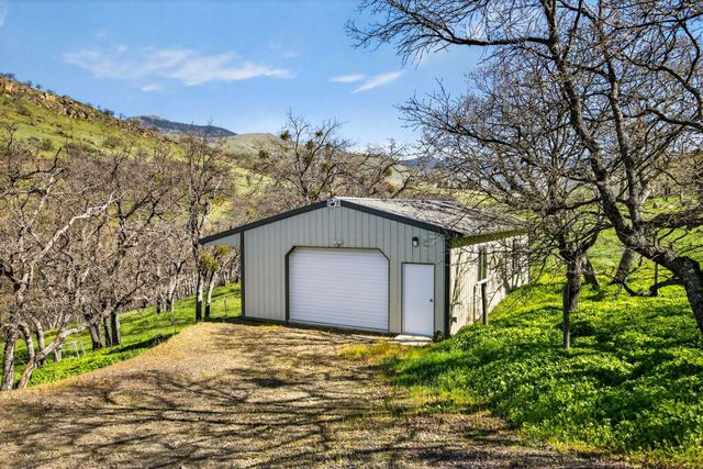 988 Dead Indian Memorial Road, Ashland, OR 97520