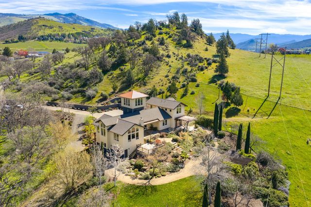 988 Dead Indian Memorial Road, Ashland, OR 97520