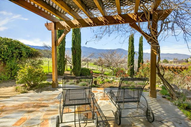 988 Dead Indian Memorial Road, Ashland, OR 97520