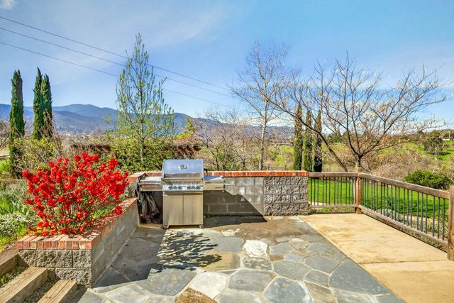 988 Dead Indian Memorial Road, Ashland, OR 97520