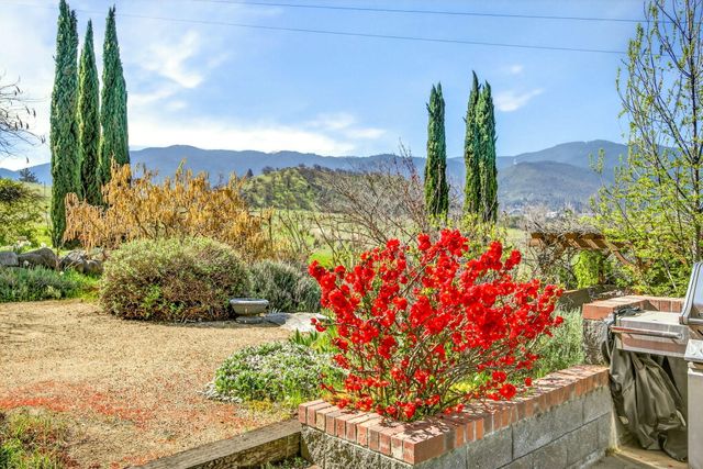 988 Dead Indian Memorial Road, Ashland, OR 97520