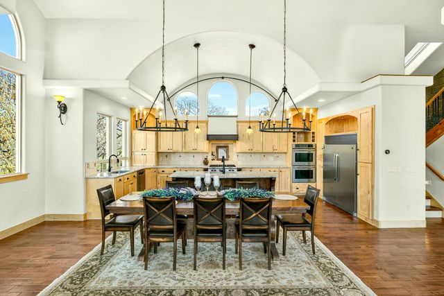 988 Dead Indian Memorial Road, Ashland, OR 97520