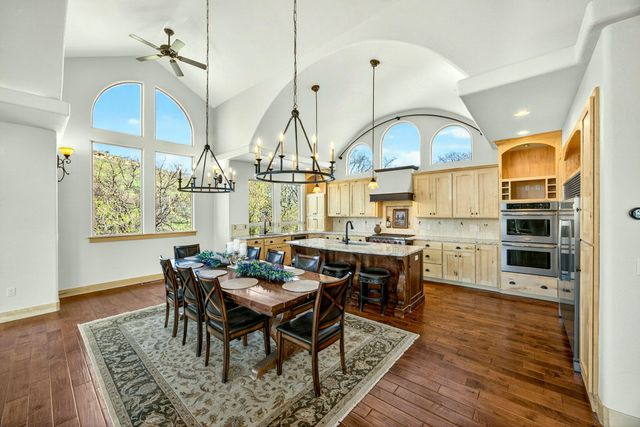 988 Dead Indian Memorial Road, Ashland, OR 97520