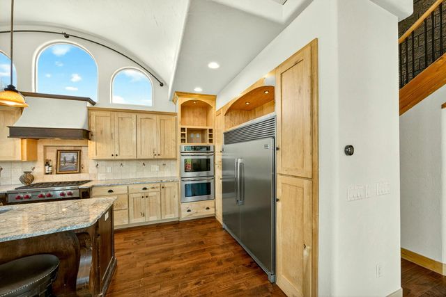 988 Dead Indian Memorial Road, Ashland, OR 97520