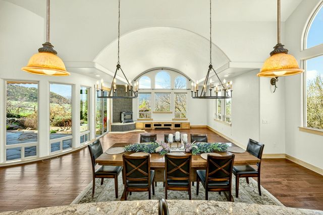 988 Dead Indian Memorial Road, Ashland, OR 97520