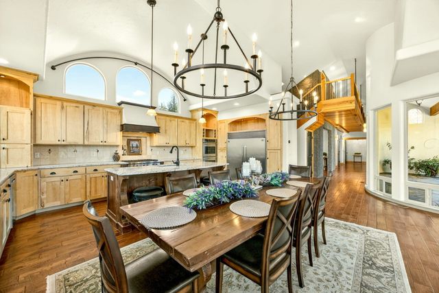 988 Dead Indian Memorial Road, Ashland, OR 97520