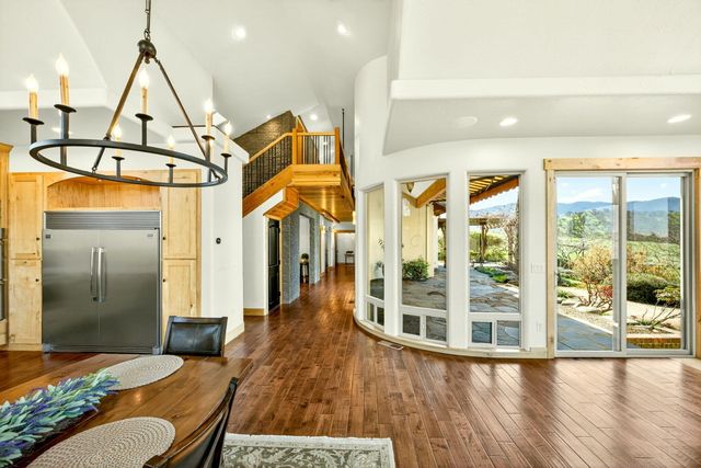 988 Dead Indian Memorial Road, Ashland, OR 97520