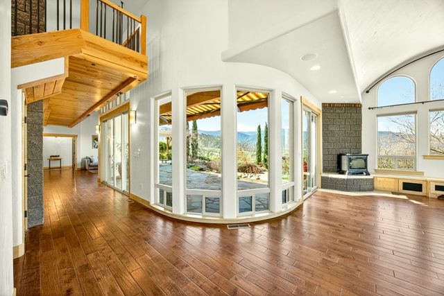 988 Dead Indian Memorial Road, Ashland, OR 97520