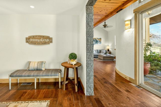 988 Dead Indian Memorial Road, Ashland, OR 97520