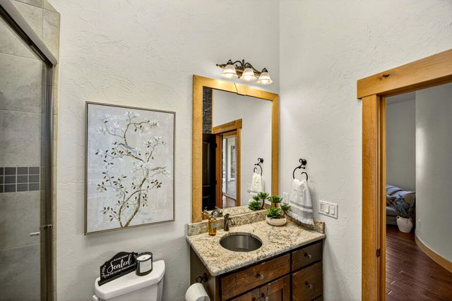 988 Dead Indian Memorial Road, Ashland, OR 97520