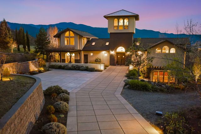 988 Dead Indian Memorial Road, Ashland, OR 97520