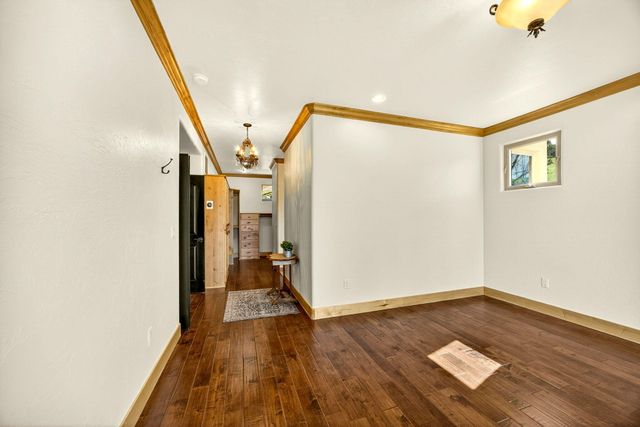 988 Dead Indian Memorial Road, Ashland, OR 97520