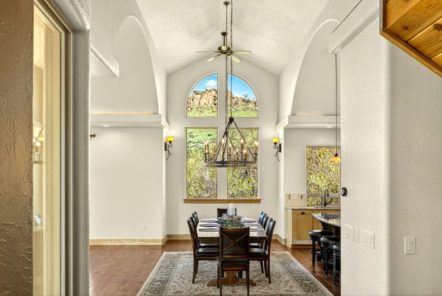 988 Dead Indian Memorial Road, Ashland, OR 97520