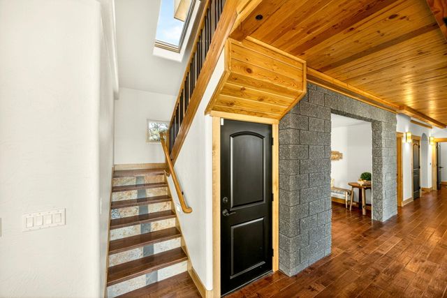 988 Dead Indian Memorial Road, Ashland, OR 97520