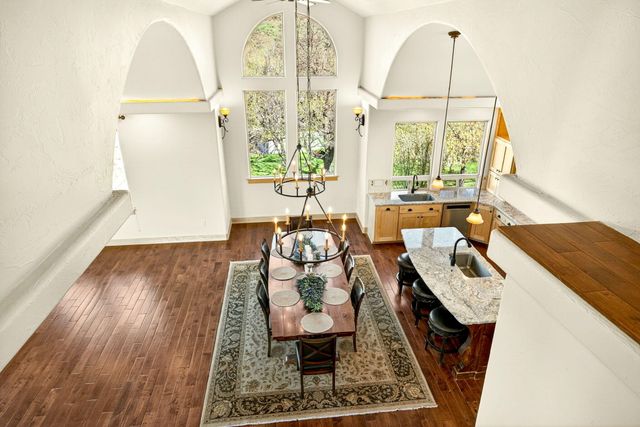 988 Dead Indian Memorial Road, Ashland, OR 97520