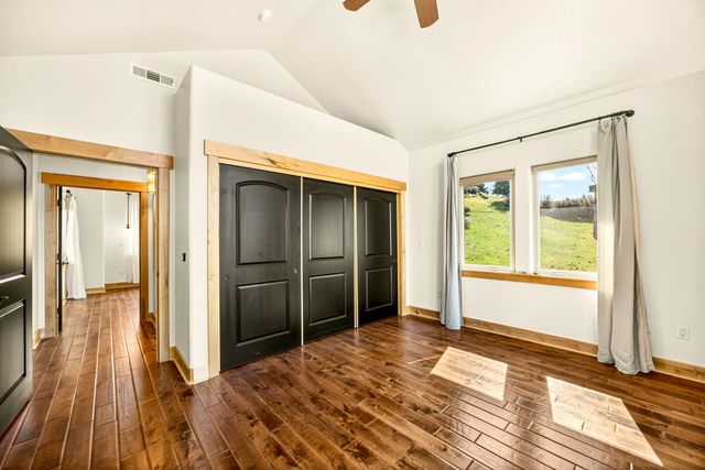 988 Dead Indian Memorial Road, Ashland, OR 97520