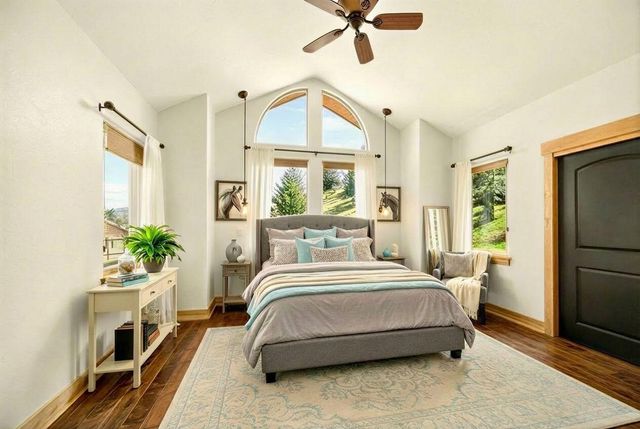 988 Dead Indian Memorial Road, Ashland, OR 97520