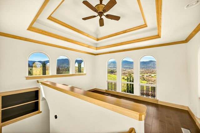 988 Dead Indian Memorial Road, Ashland, OR 97520