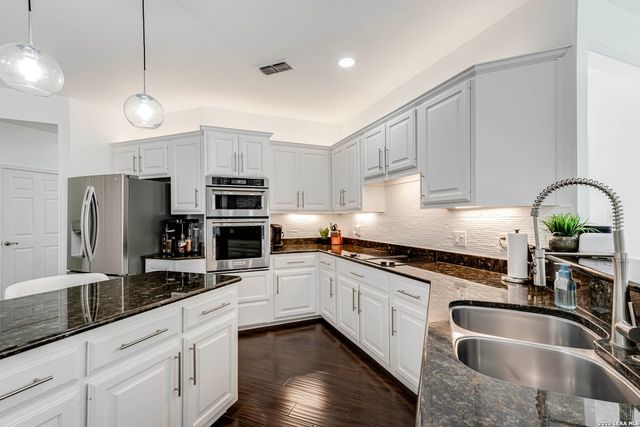 17410 SHADY CANYON DR, San Antonio, TX 78248