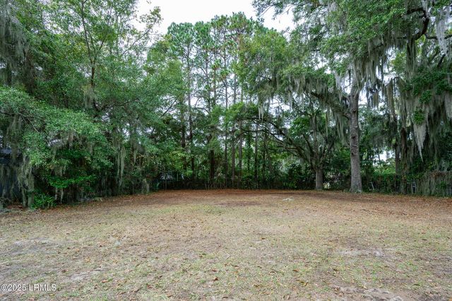 1905 Old Shell Road, Port Royal, SC 29935