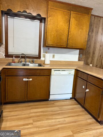 140 Rene Lane, Cochran, GA 31014